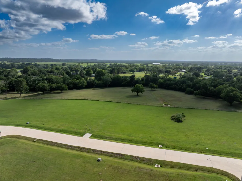 31 Hydrangea Drive Smithville, TX 78957