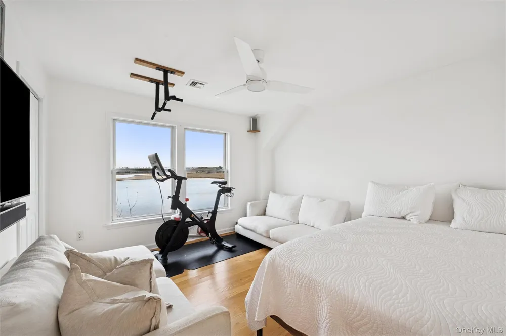 112 Pine Avenue Flanders, NY 11901