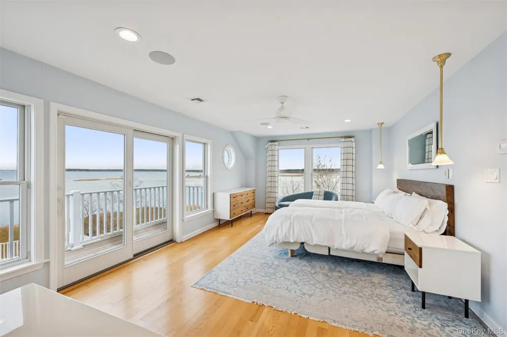 112 Pine Avenue Flanders, NY 11901