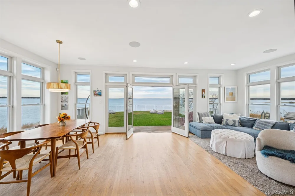 112 Pine Avenue Flanders, NY 11901