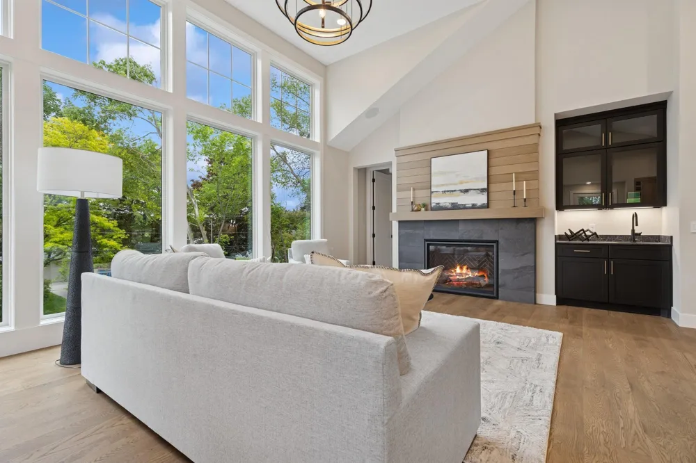 2706 Lakeview Court Little Canada, MN 55117