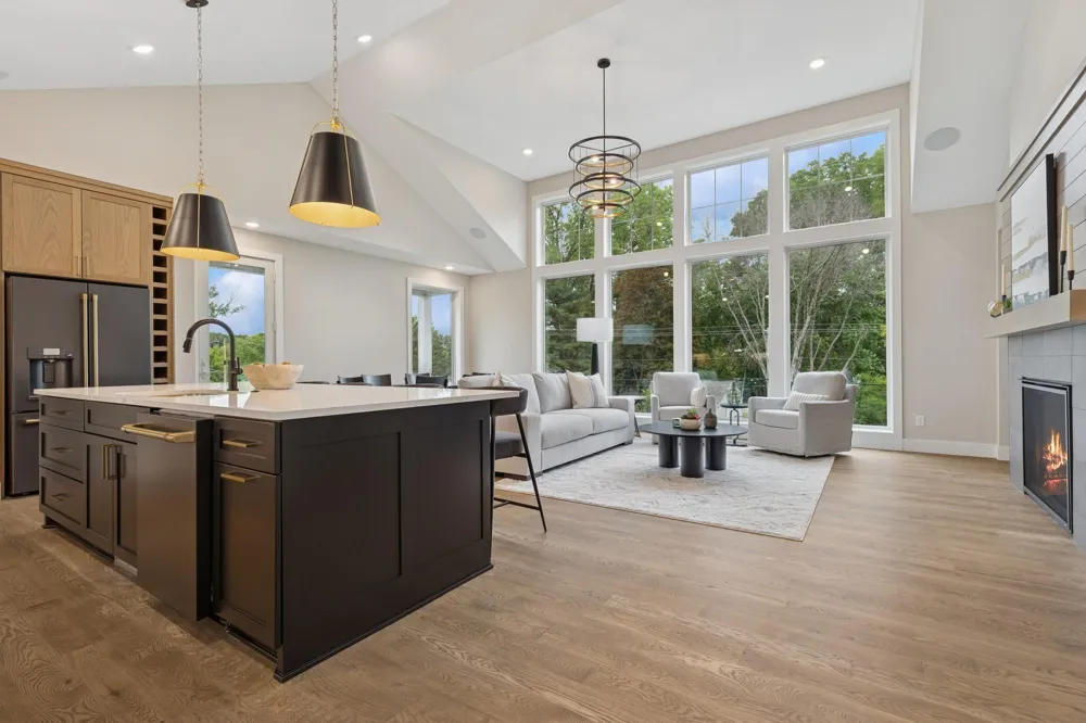 2706 Lakeview Court Little Canada, MN 55117