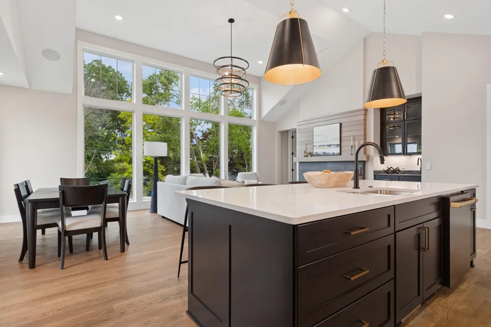 2706 Lakeview Court Little Canada, MN 55117