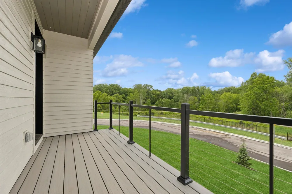 2706 Lakeview Court Little Canada, MN 55117