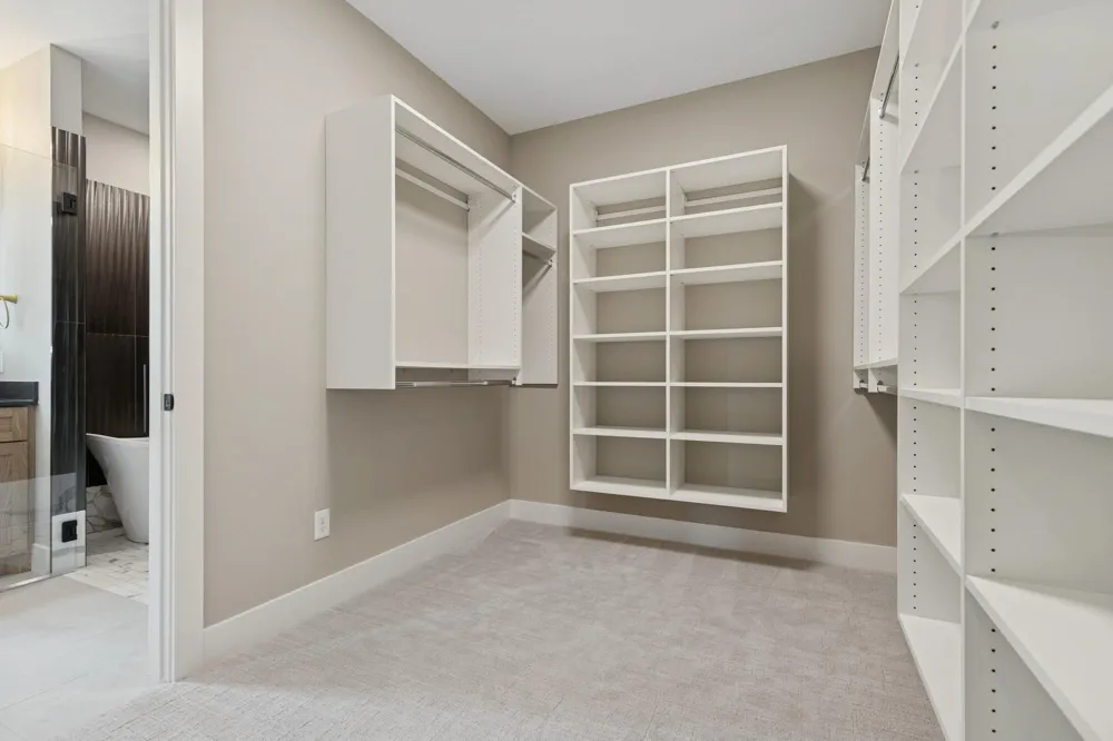 2706 Lakeview Court Little Canada, MN 55117