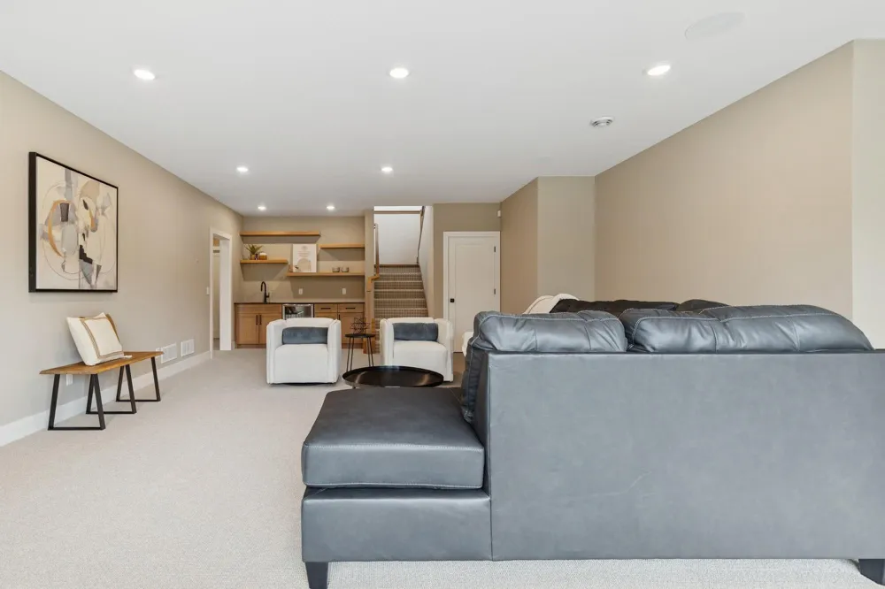 2706 Lakeview Court Little Canada, MN 55117