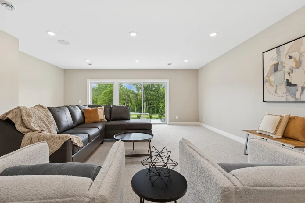 2706 Lakeview Court Little Canada, MN 55117