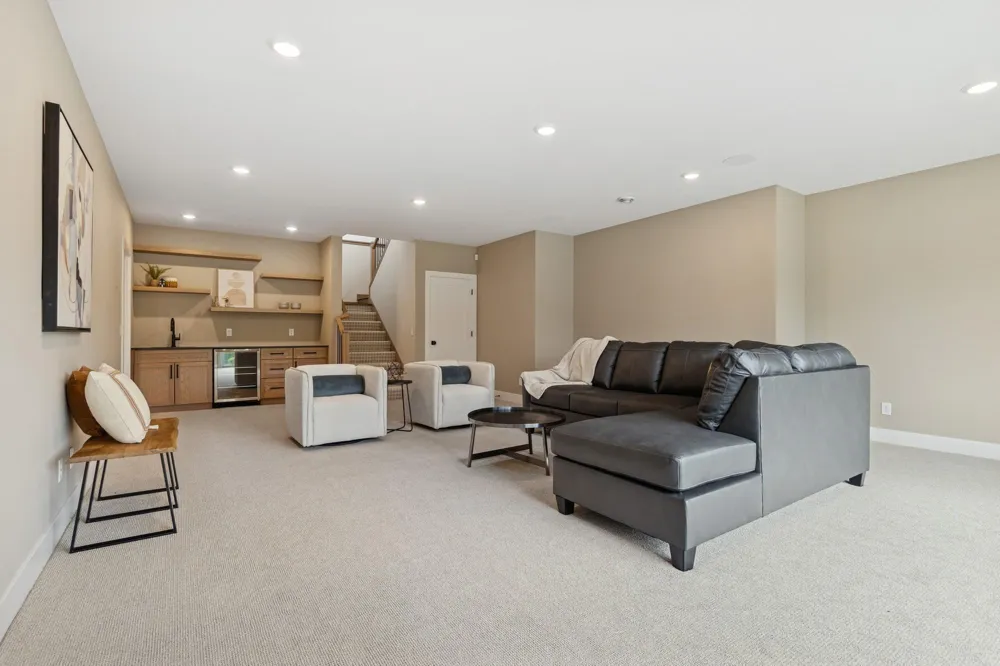 2706 Lakeview Court Little Canada, MN 55117