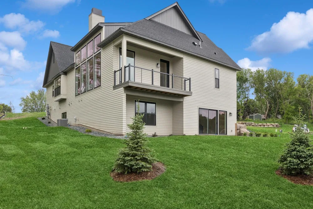 2706 Lakeview Court Little Canada, MN 55117