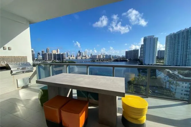 3300 NE 188th St #LPH11 Aventura, FL 33180