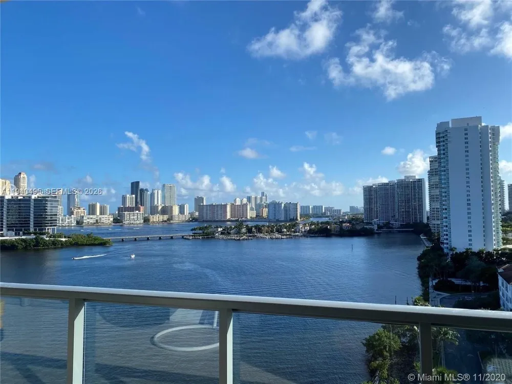 3300 NE 188th St #LPH11 Aventura, FL 33180