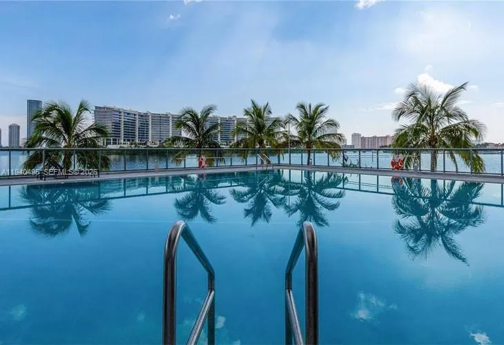 3300 NE 188th St #LPH11 Aventura, FL 33180