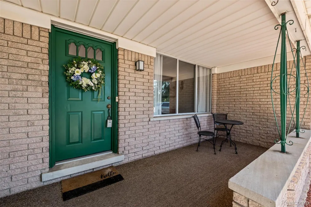 2550 W Walton Boulevard