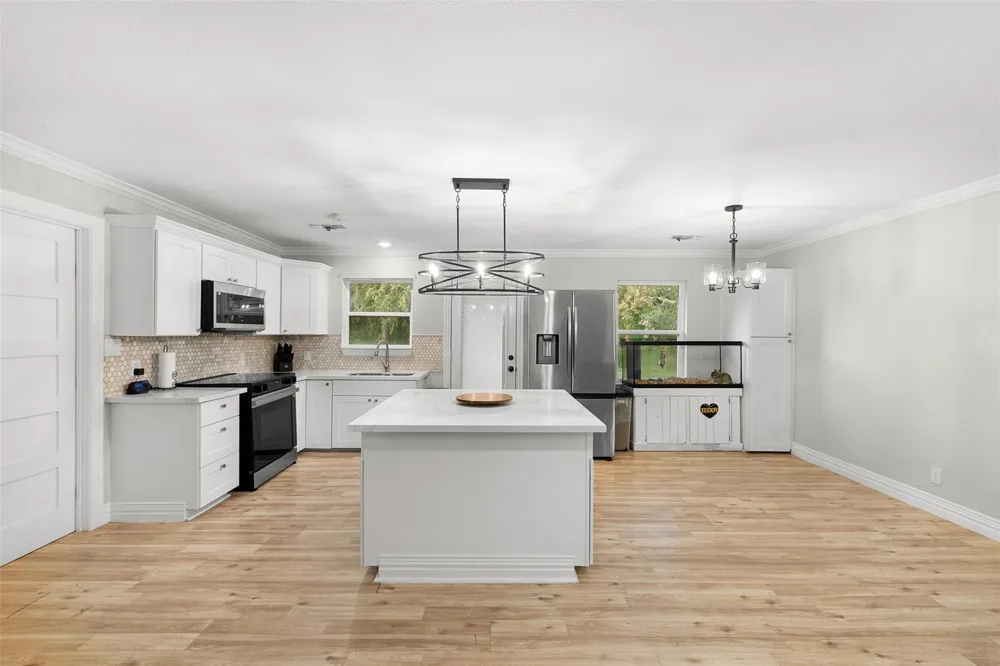 8822 Punchard Lane Bellville, TX 77418