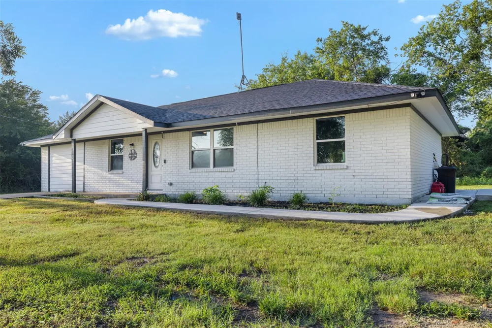 8822 Punchard Lane Bellville, TX 77418