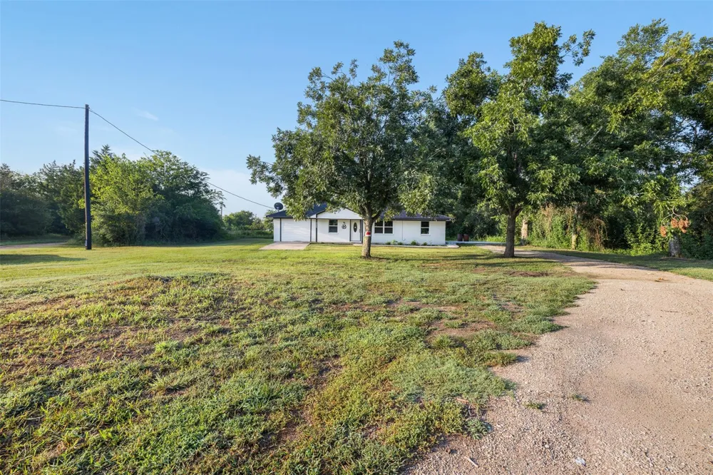 8822 Punchard Lane Bellville, TX 77418