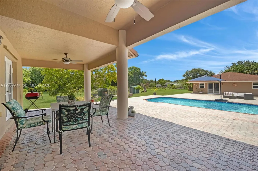 12851 Luray Rd Southwest Ranches, FL 33330