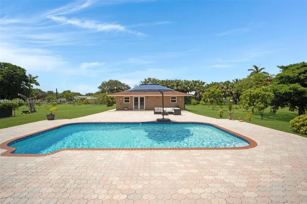 12851 Luray Rd Southwest Ranches, FL 33330