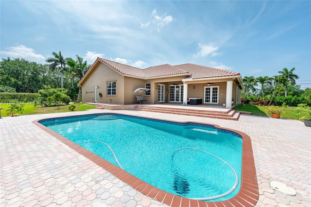 12851 Luray Rd Southwest Ranches, FL 33330