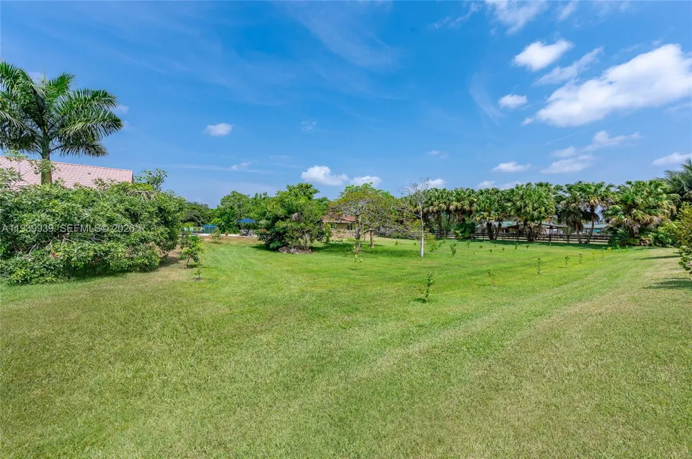 12851 Luray Rd Southwest Ranches, FL 33330