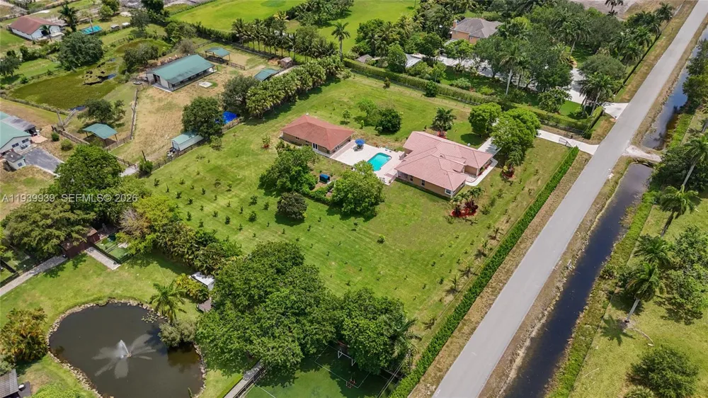 12851 Luray Rd Southwest Ranches, FL 33330