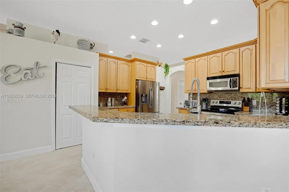 12851 Luray Rd Southwest Ranches, FL 33330