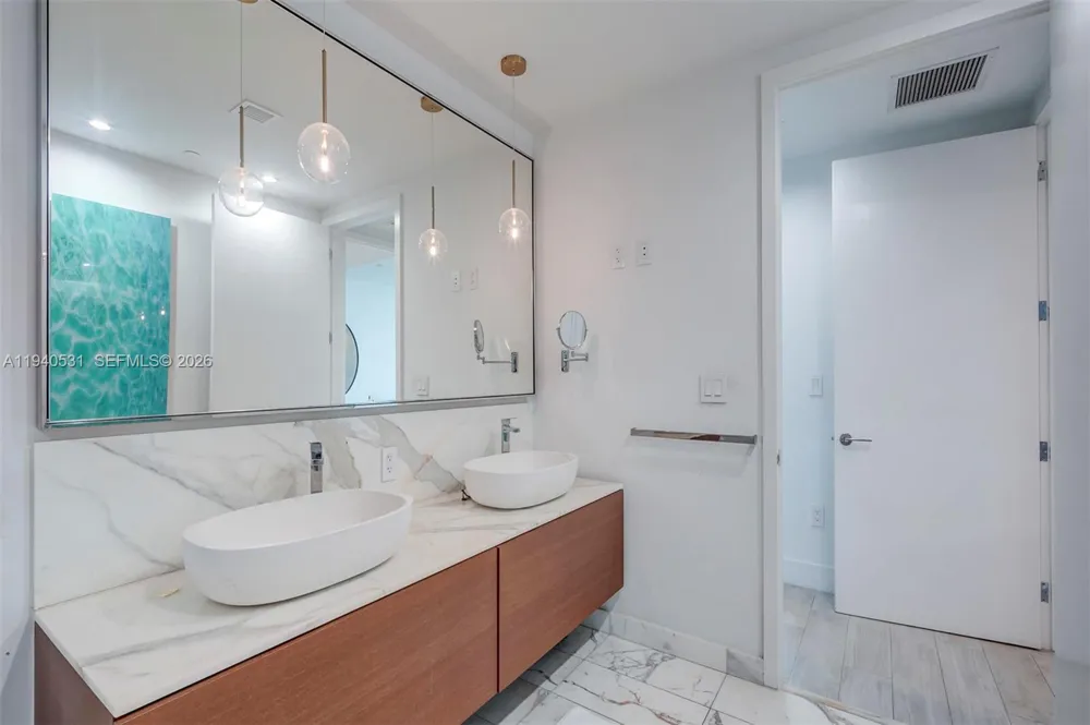 10201 Collins Ave #804 Bal Harbour, FL 33154