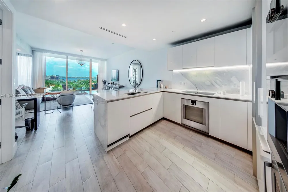 10201 Collins Ave #804 Bal Harbour, FL 33154