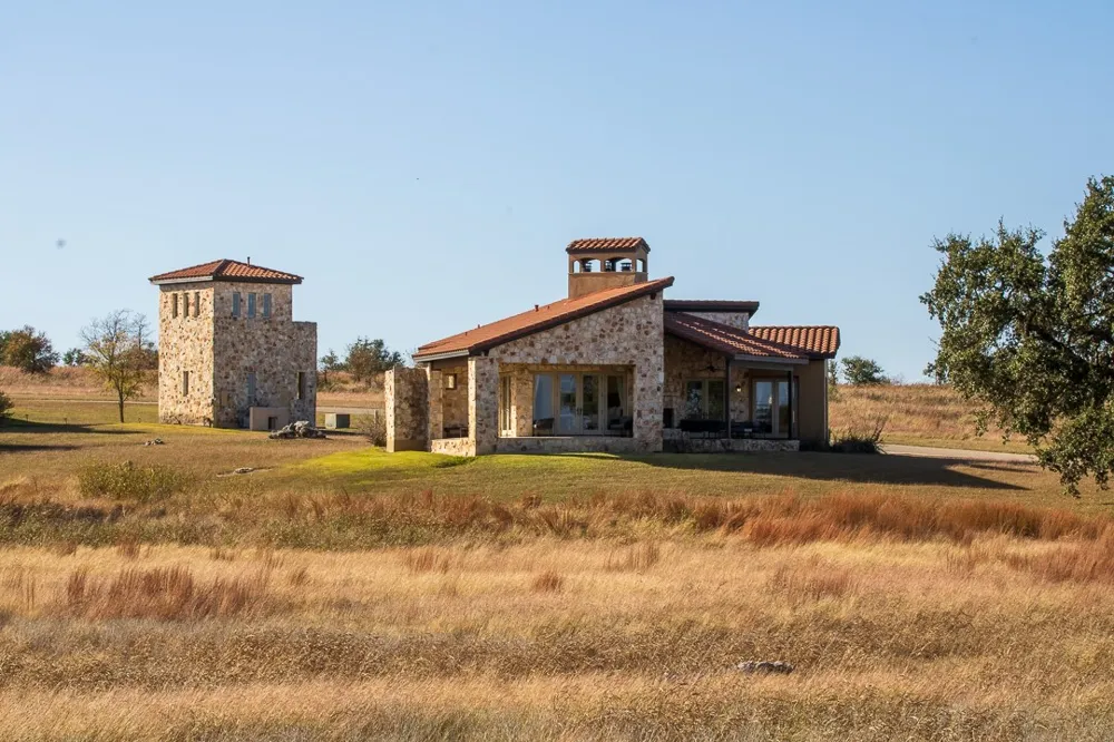 204 Via Daniela Florence, TX 76527