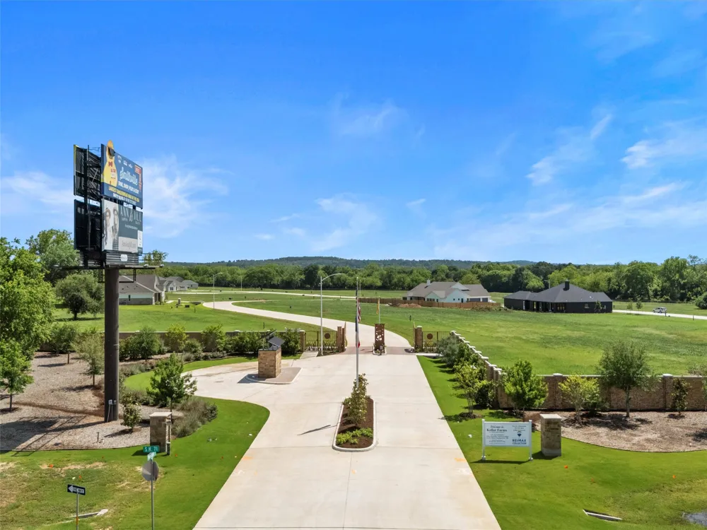 32 Hydrangea Drive Smithville, TX 78957