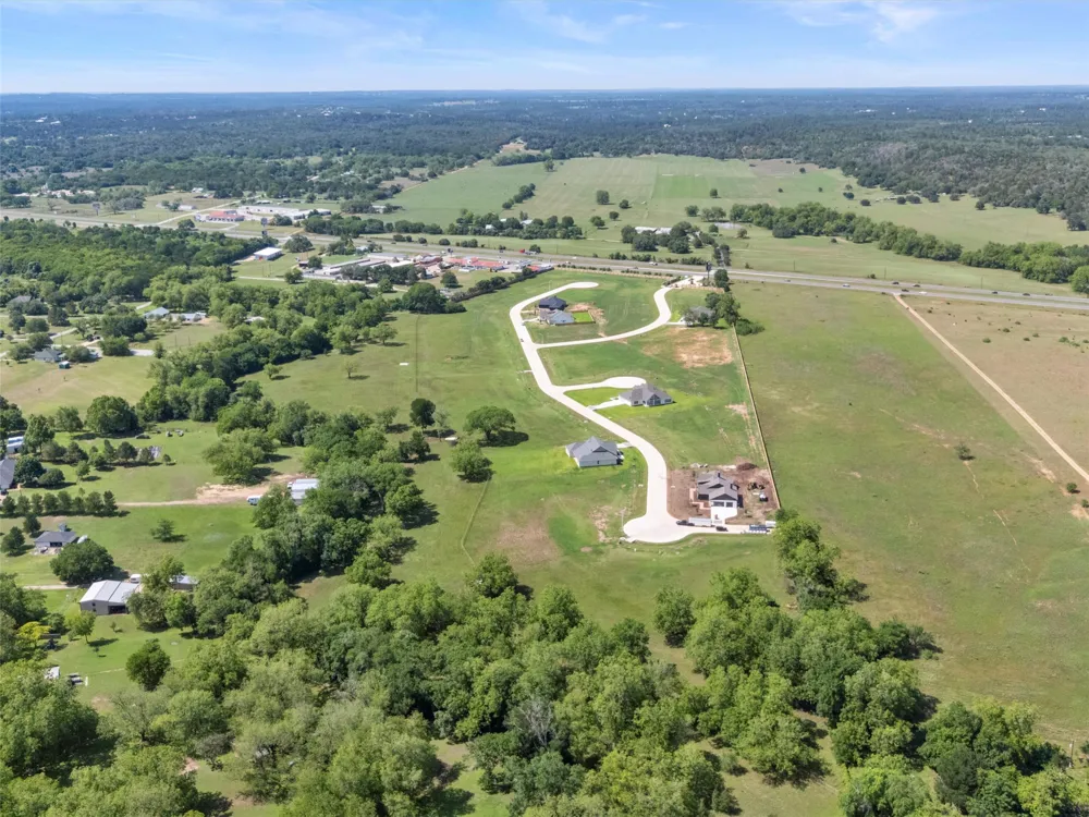 32 Hydrangea Drive Smithville, TX 78957