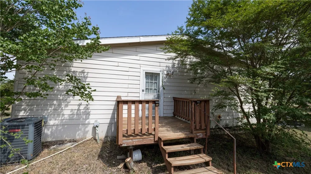 1400 Seminole Trail Dale, TX 78616
