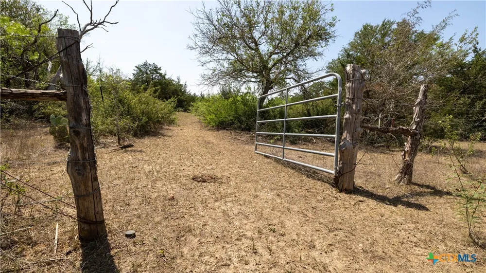 1400 Seminole Trail Dale, TX 78616