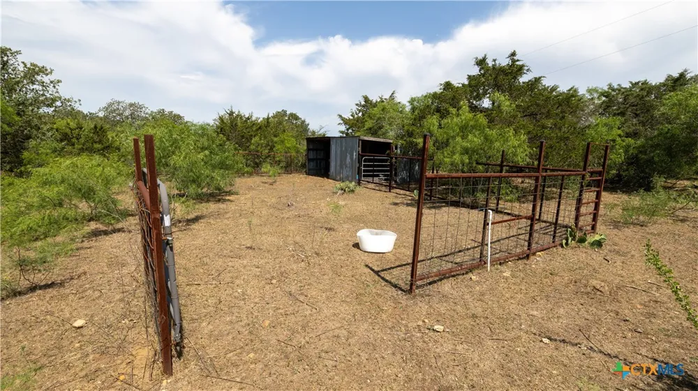 1400 Seminole Trail Dale, TX 78616