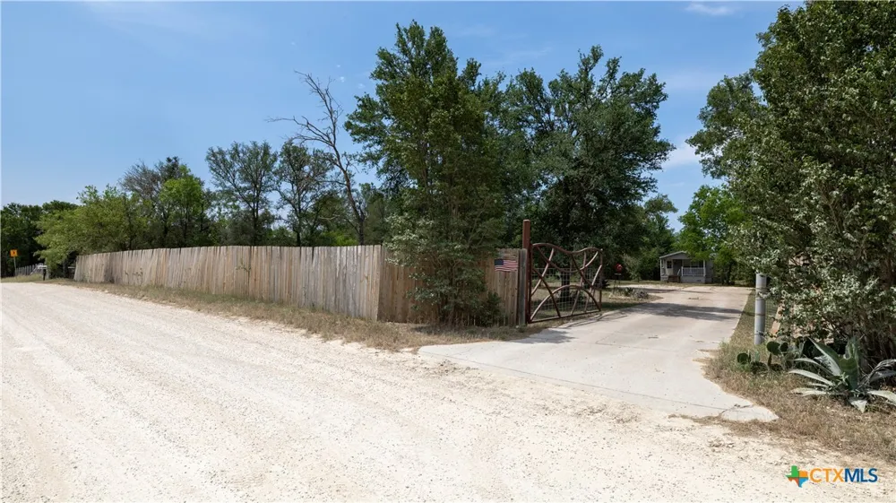 1400 Seminole Trail Dale, TX 78616