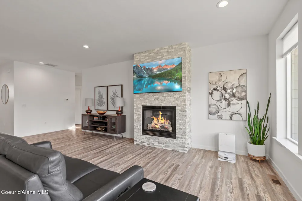 5437 W Gumwood Circle Post Falls, ID 83854