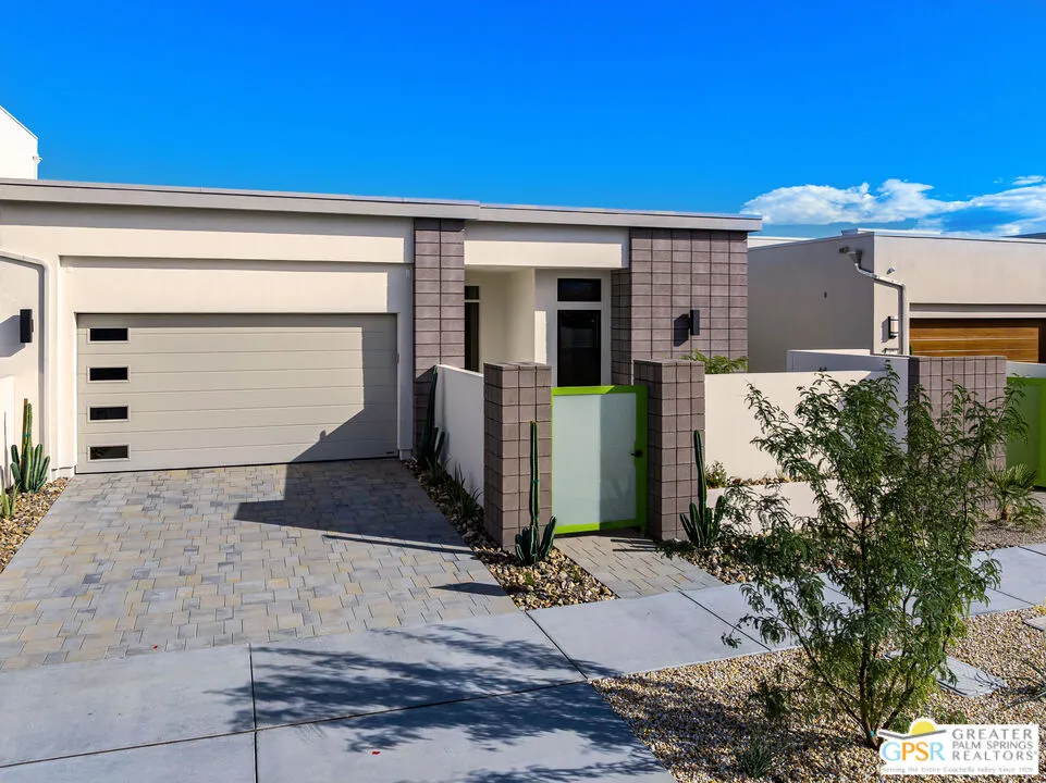 10 Heliotrope Avenue