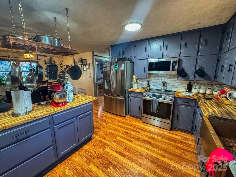195 S Claybon Drive Advance, NC 27006