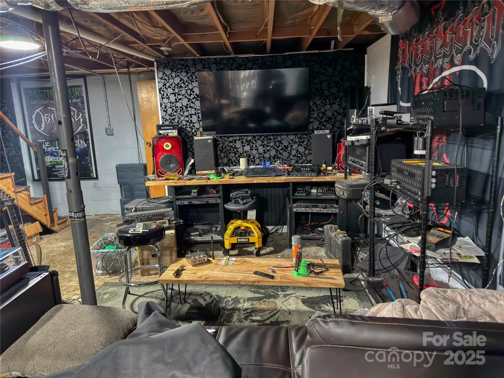195 S Claybon Drive Advance, NC 27006