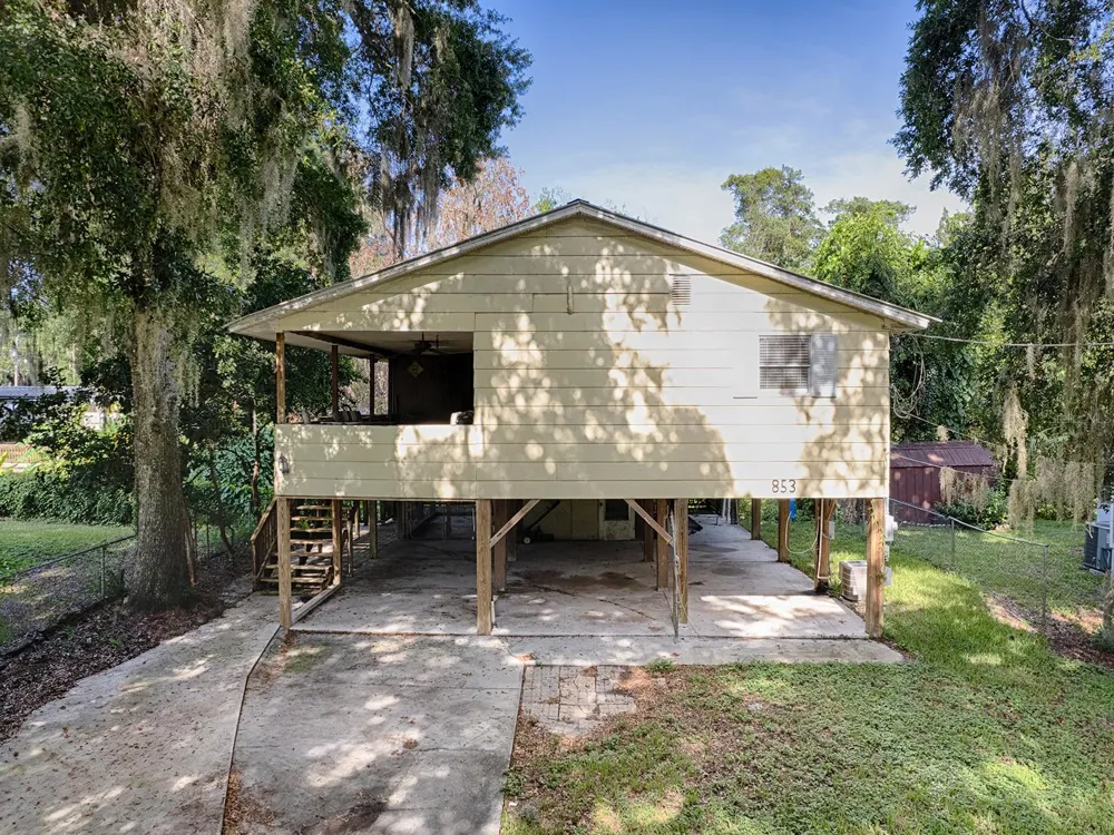 853 CR 484 Lake Panasoffkee, FL 33538