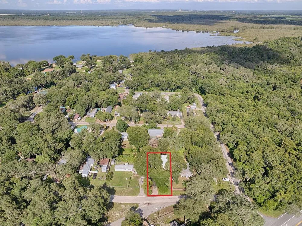 853 CR 484 Lake Panasoffkee, FL 33538