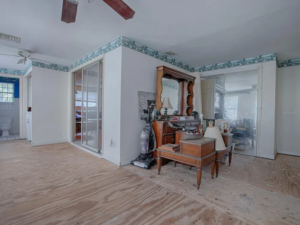 853 CR 484 Lake Panasoffkee, FL 33538