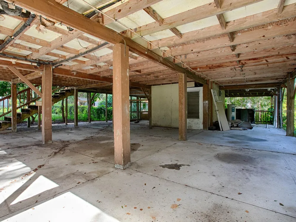 853 CR 484 Lake Panasoffkee, FL 33538