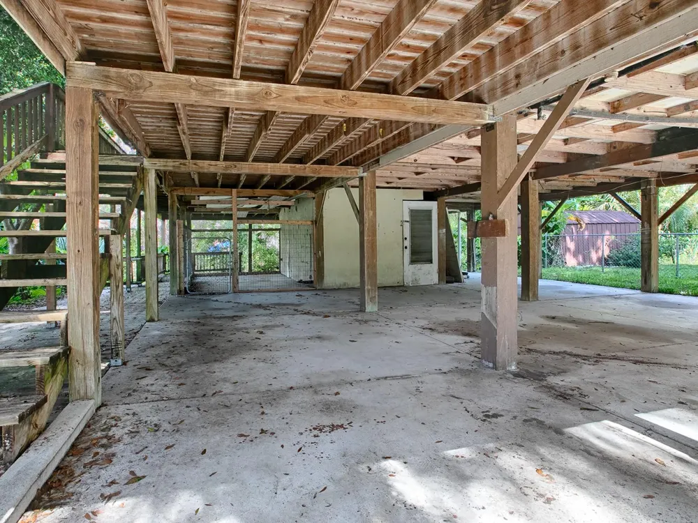 853 CR 484 Lake Panasoffkee, FL 33538