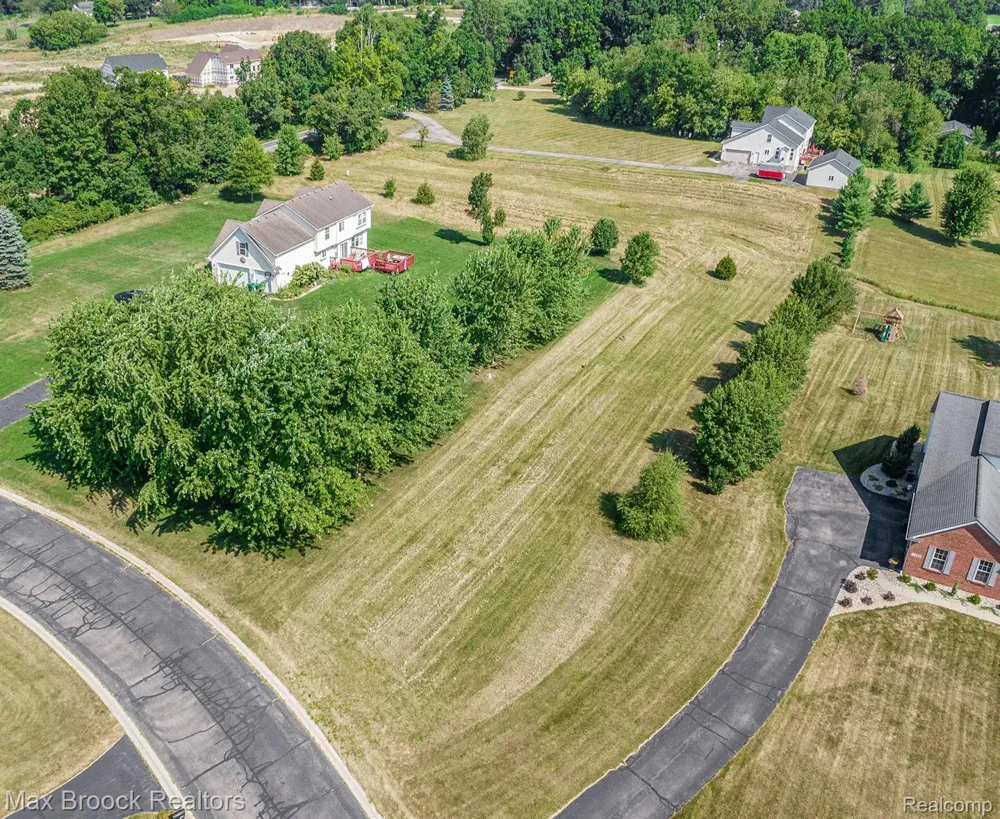 11490 Castleton Court Dexter City, MI 48130