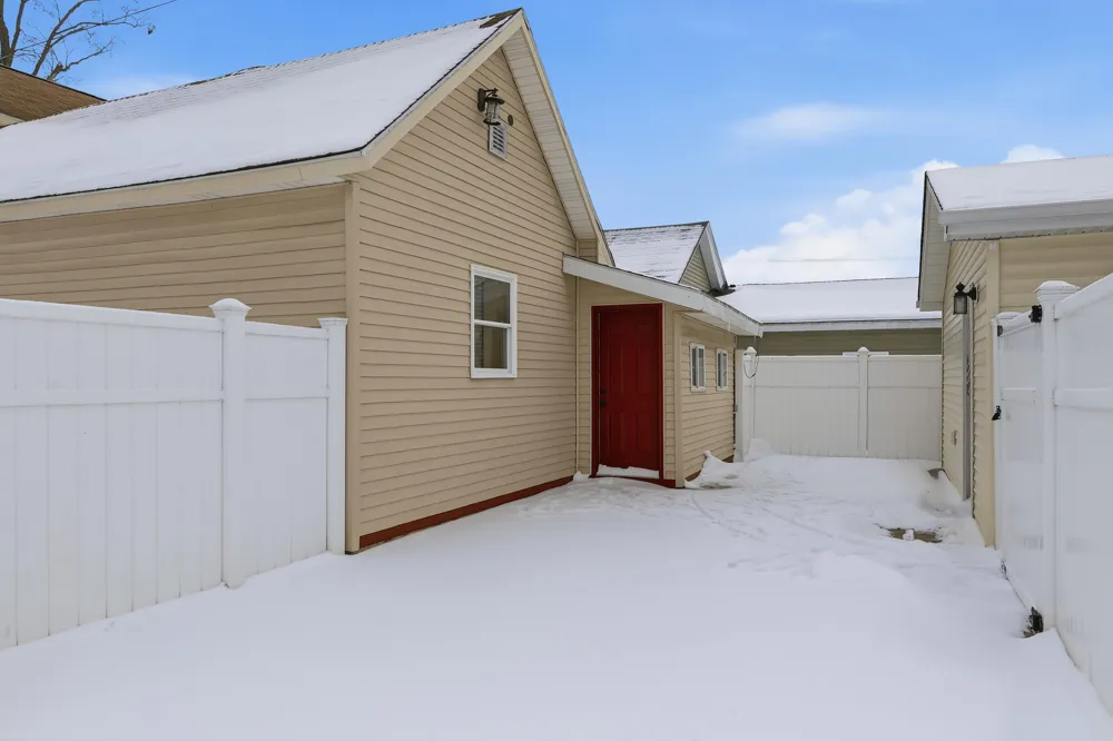 117 3rd Avenue Big Rapids City, MI 49307
