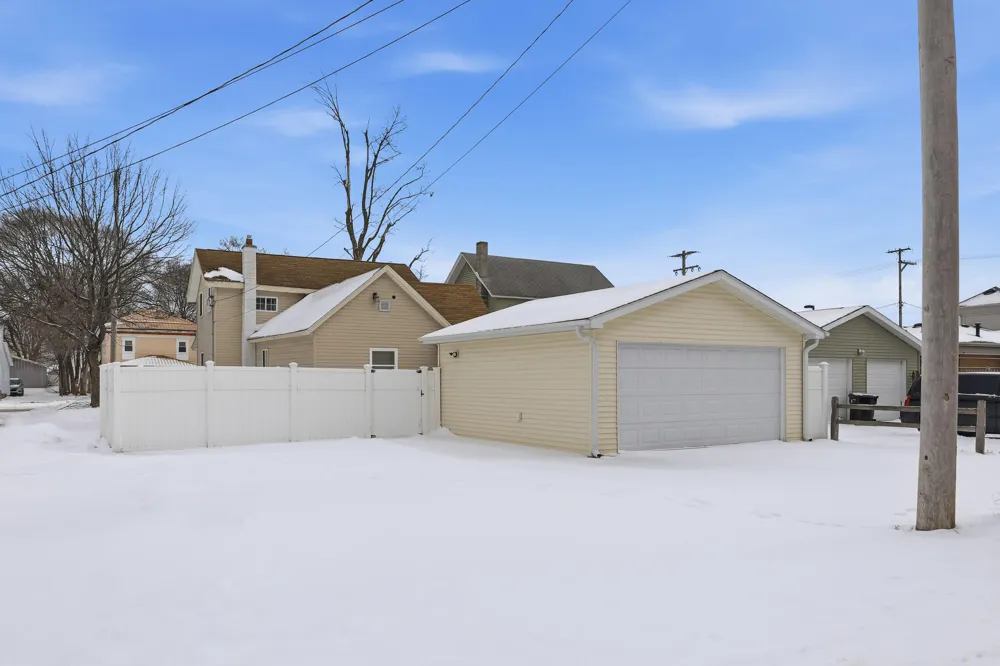 117 3rd Avenue Big Rapids City, MI 49307