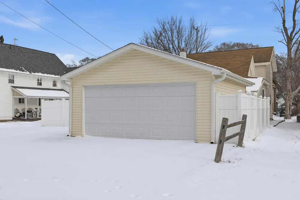 117 3rd Avenue Big Rapids City, MI 49307