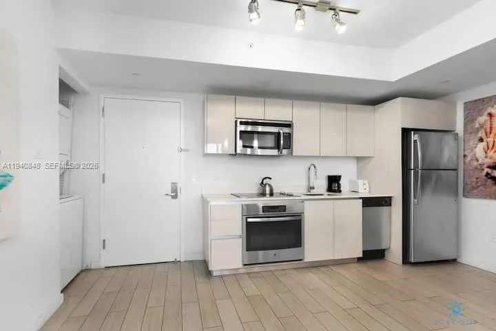 2602 E Hallandale Beach Blvd #R2006 Hallandale Beach, FL 33009