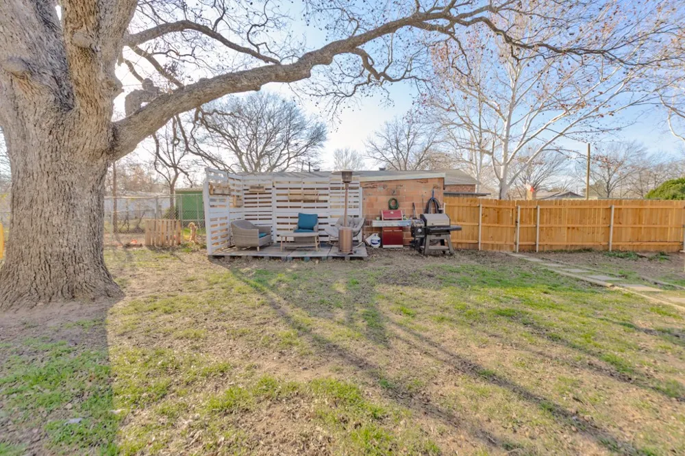 517 W Lamar Street Alvord, TX 76225